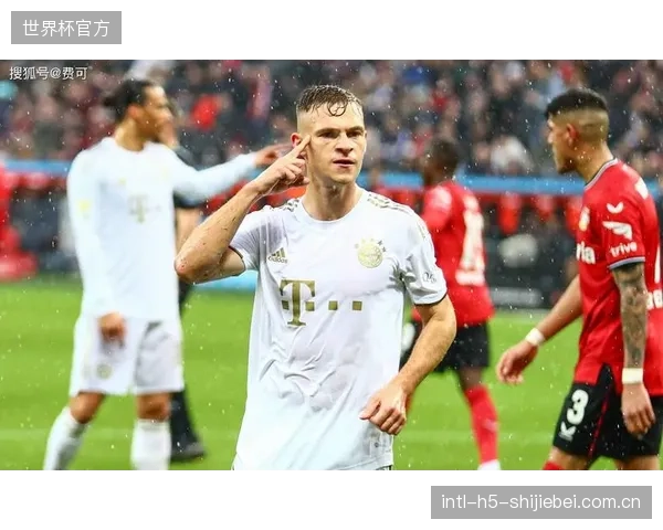 基米希作为拜仁中场核心，其精准长传是球队撕开对手防线的主要手段。